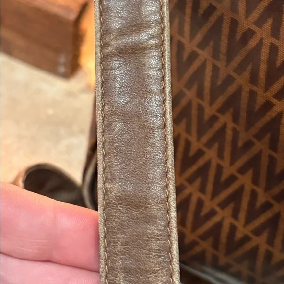 Mario Valentino Adjustable Crossbody Bag PVC x Leather Authentic USED - Picture 4 of 12